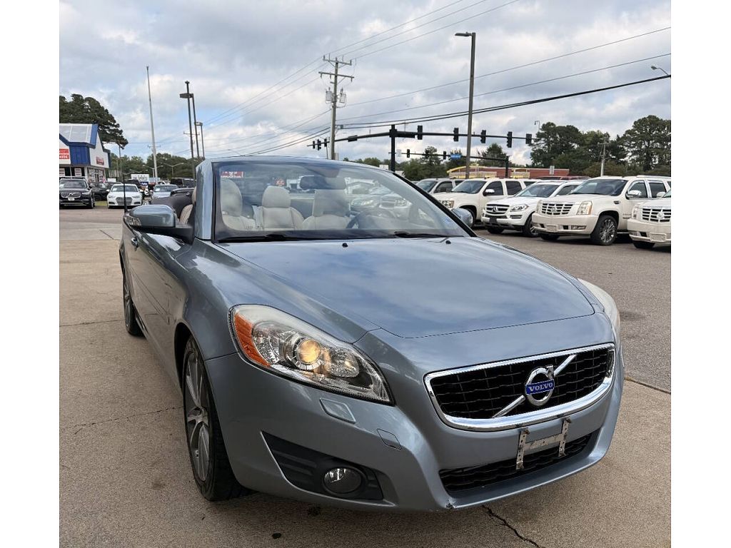 2011 Volvo C70 T5