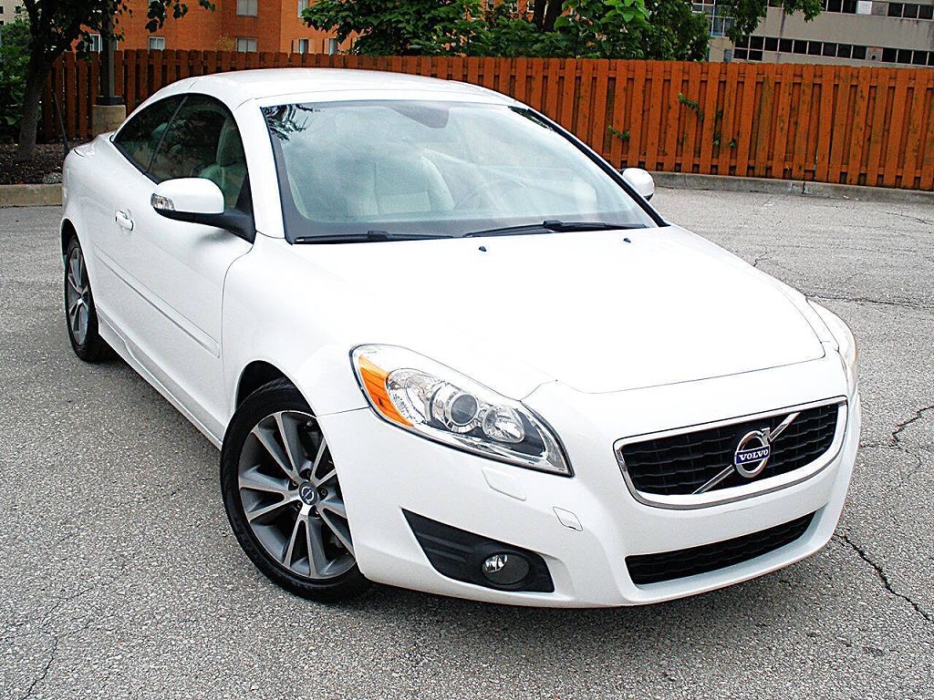 2011 Volvo C70 T5
