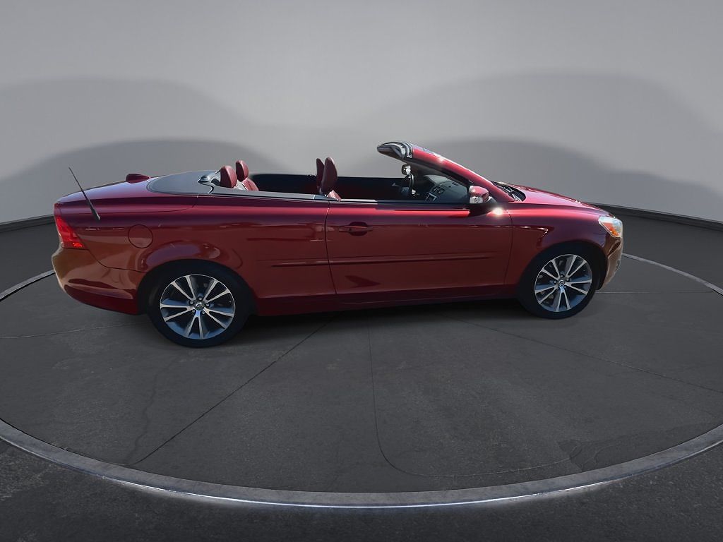 2011 Volvo C70 T5