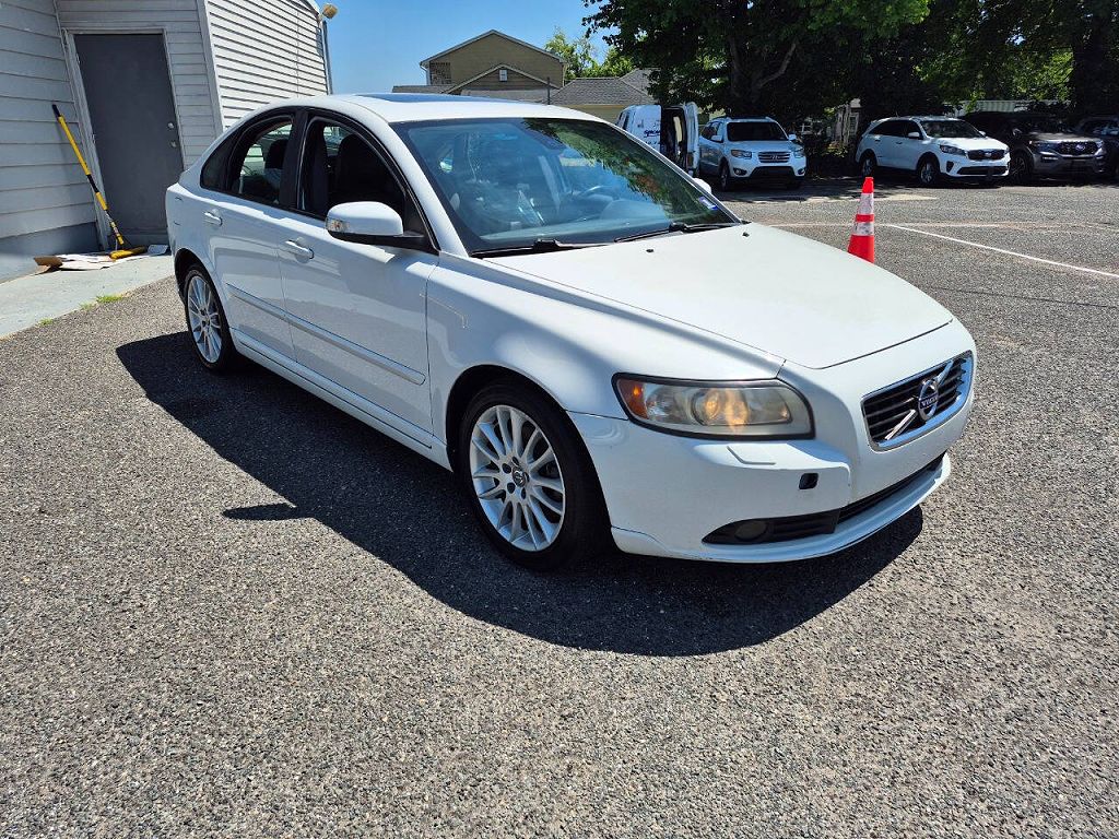 2011 Volvo S40 T5 R-Design
