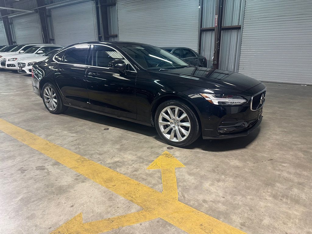 2017 Volvo S90 T6 Momentum