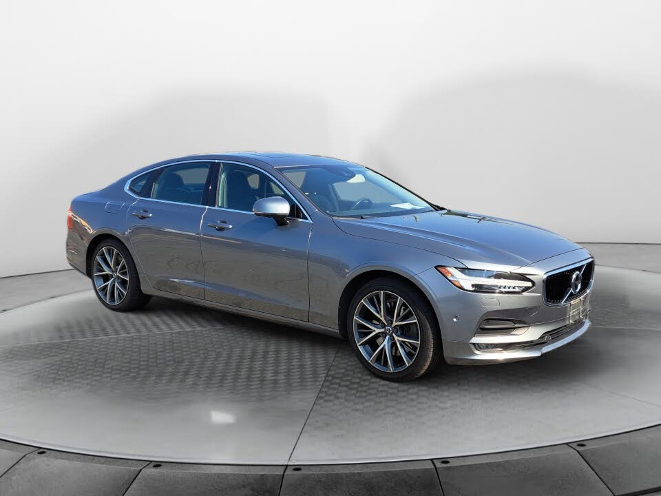 2017 Volvo S90 T6 Momentum