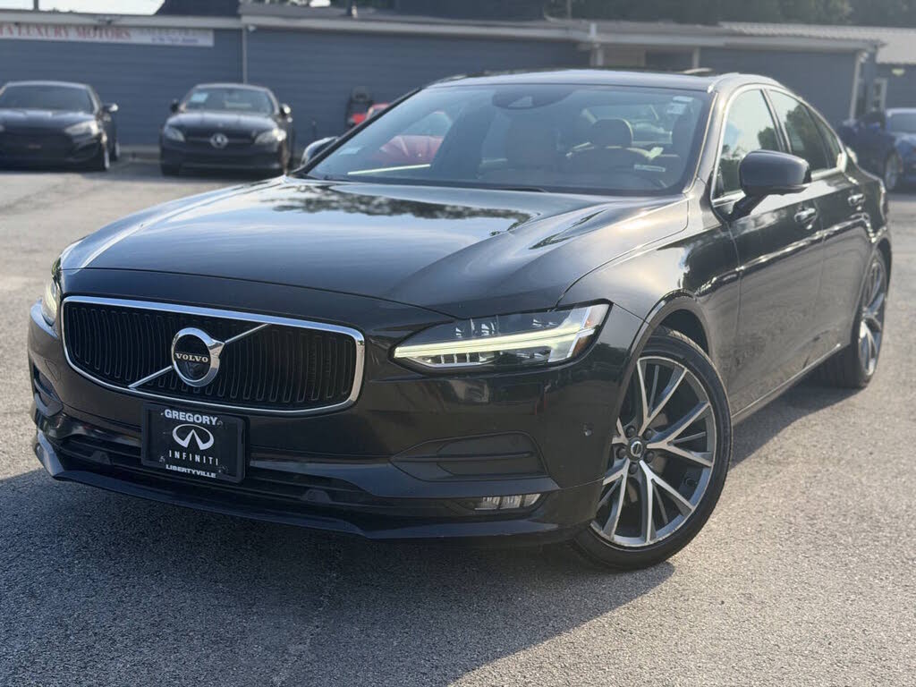 2017 Volvo S90 T6 Momentum