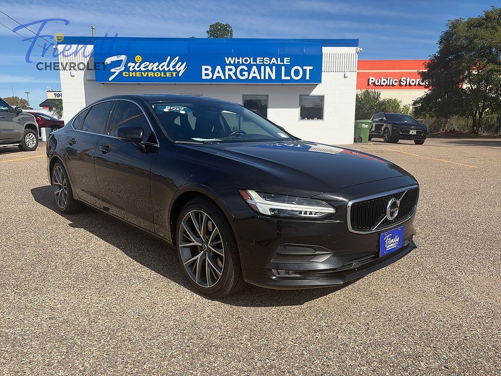 2017 Volvo S90 T6 Momentum
