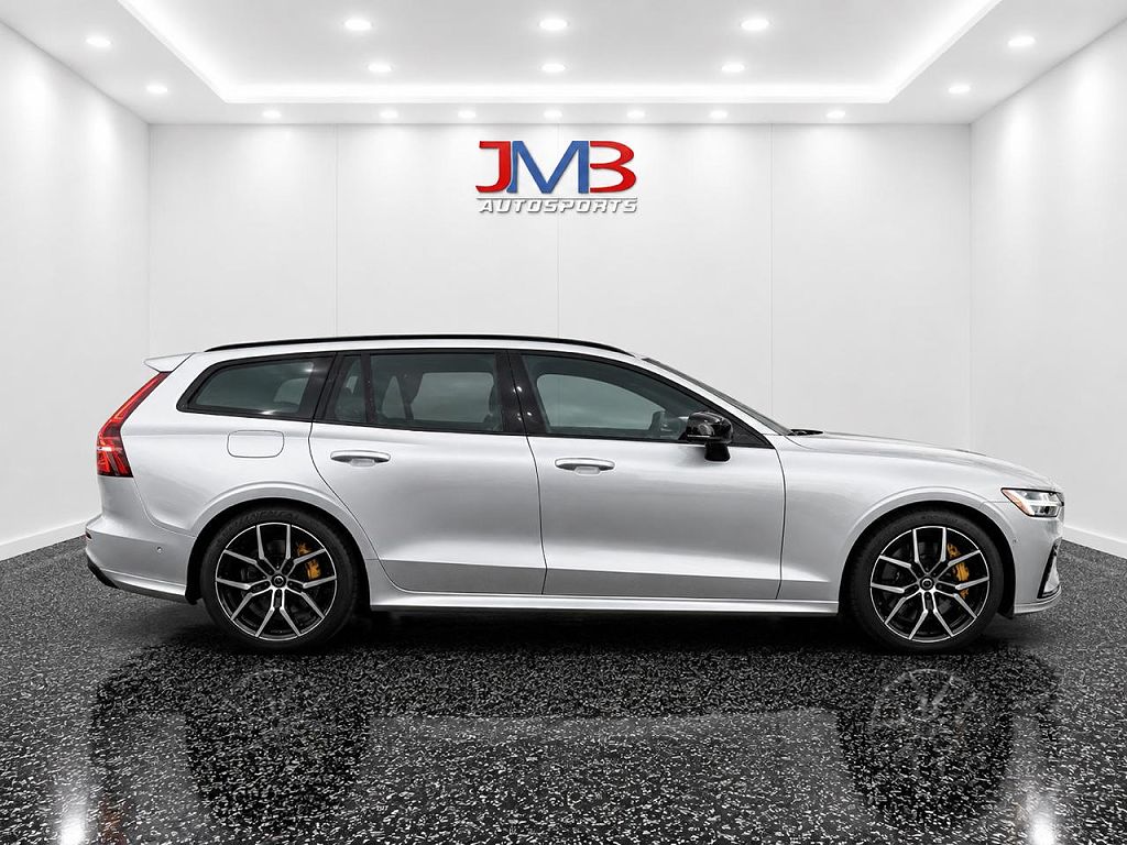2024 Volvo V60 T8 Polestar Engineered