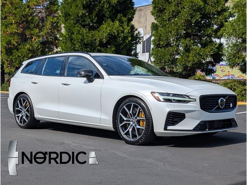 2024 Volvo V60 T8 Polestar Engineered