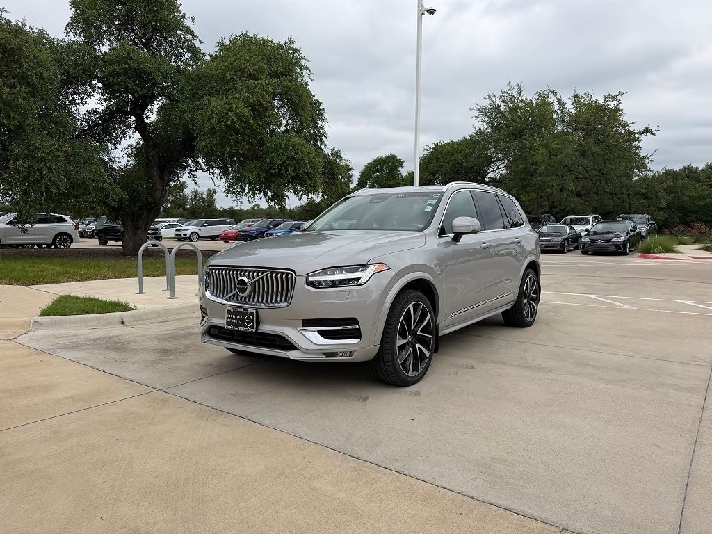 2023 Volvo XC90 B6 AWD Plus 6-Seater