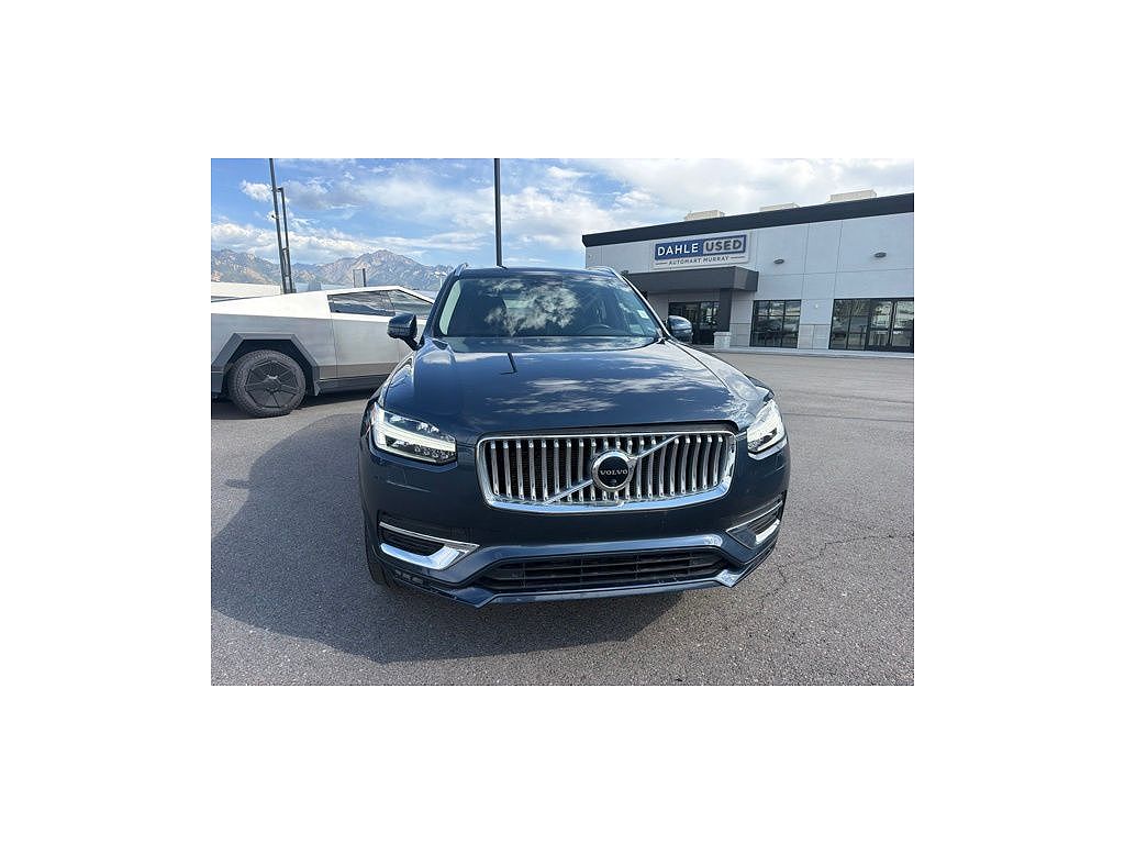 2023 Volvo XC90 B6 Plus Bright