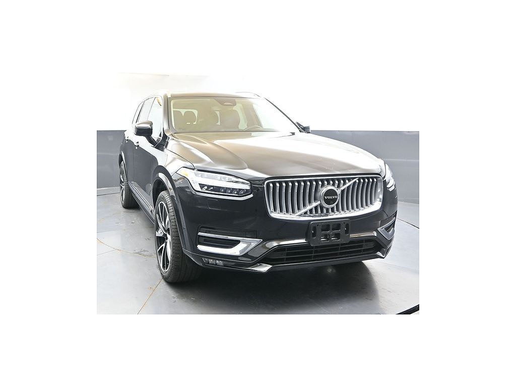 2023 Volvo XC90 B6 AWD Plus 6-Seater