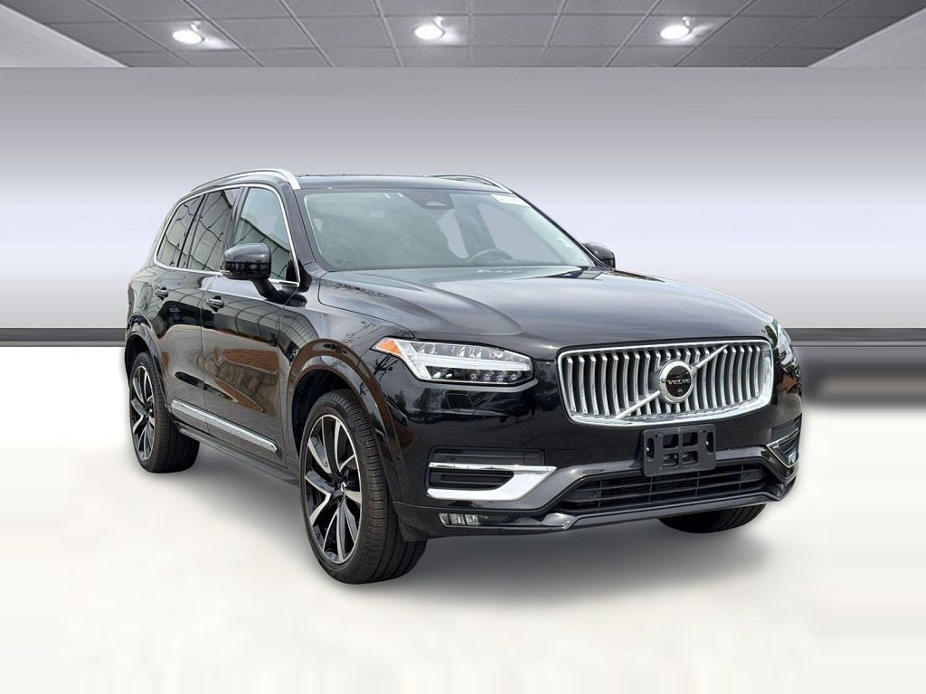 2023 Volvo XC90 Plus
