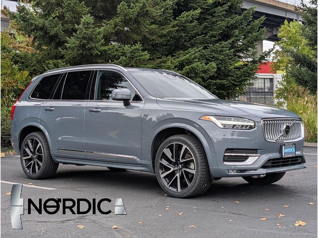 2023 Volvo XC90 B6 Plus Bright