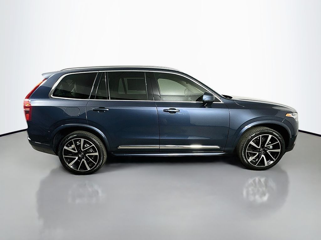 2024 Volvo XC90 B6 Plus