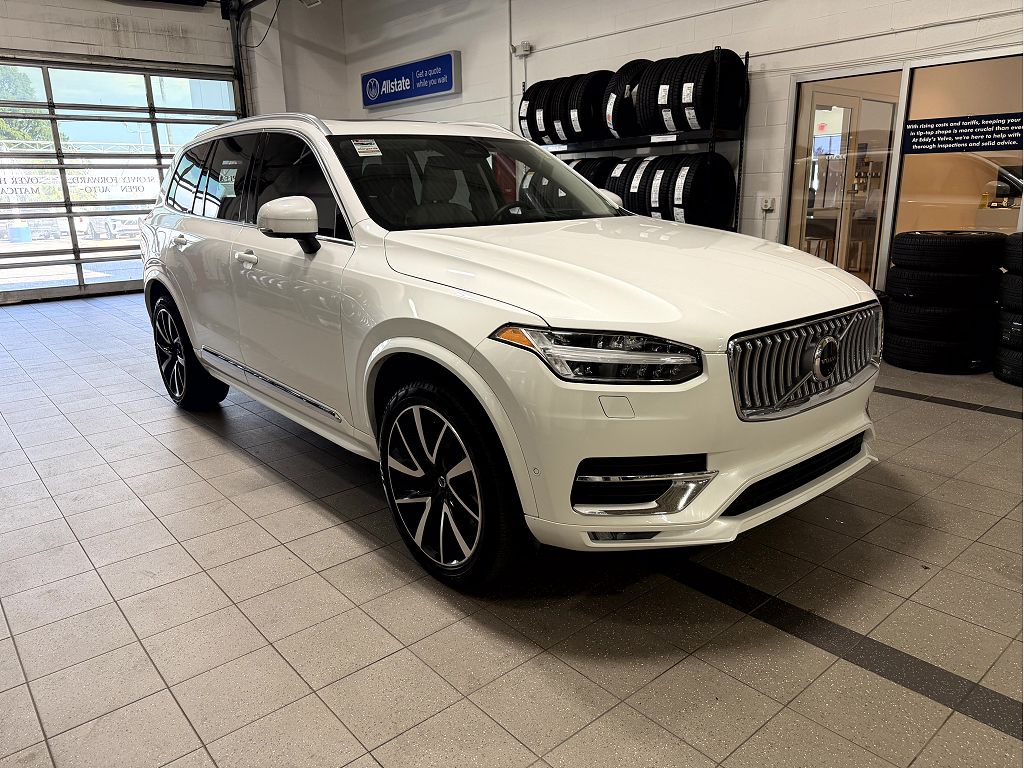 2024 Volvo XC90 B6 Ultimate Bright 6-Seater