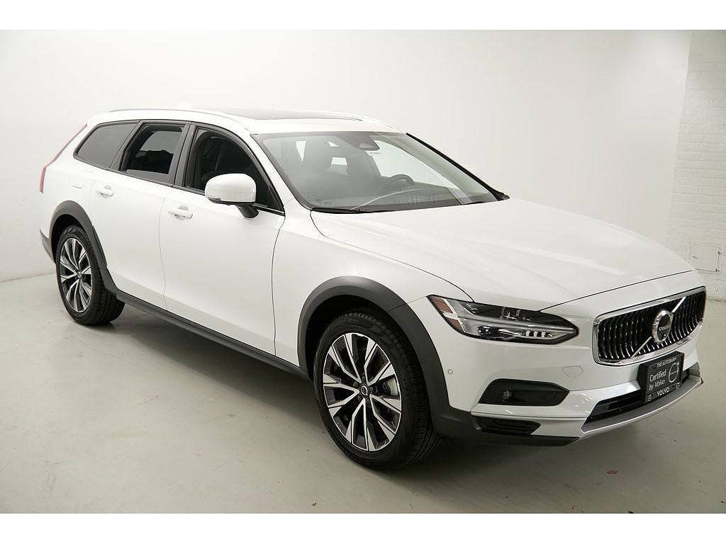 2025 Volvo V90 Cross Country B6 Plus