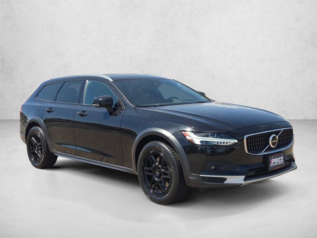 2022 Volvo V90 B6