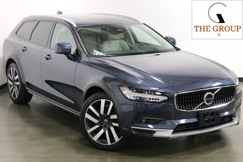 2022 Volvo V90 Cross Country B6