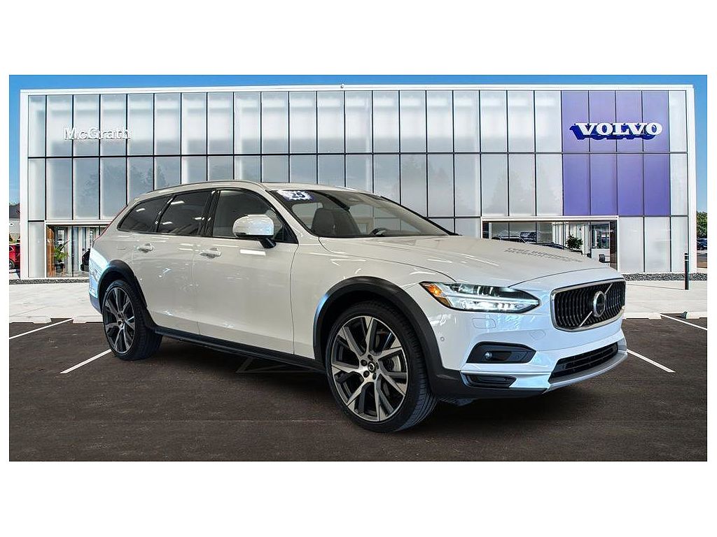 2025 Volvo V90 Cross Country B6 Ultra