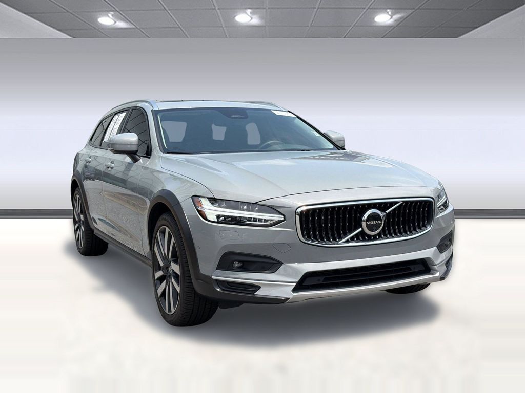 2025 Volvo V90 Cross Country B6 Ultra