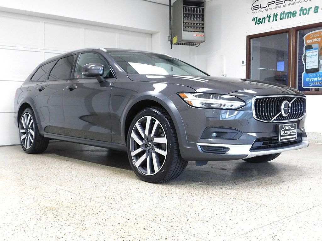 2022 Volvo V90 B6
