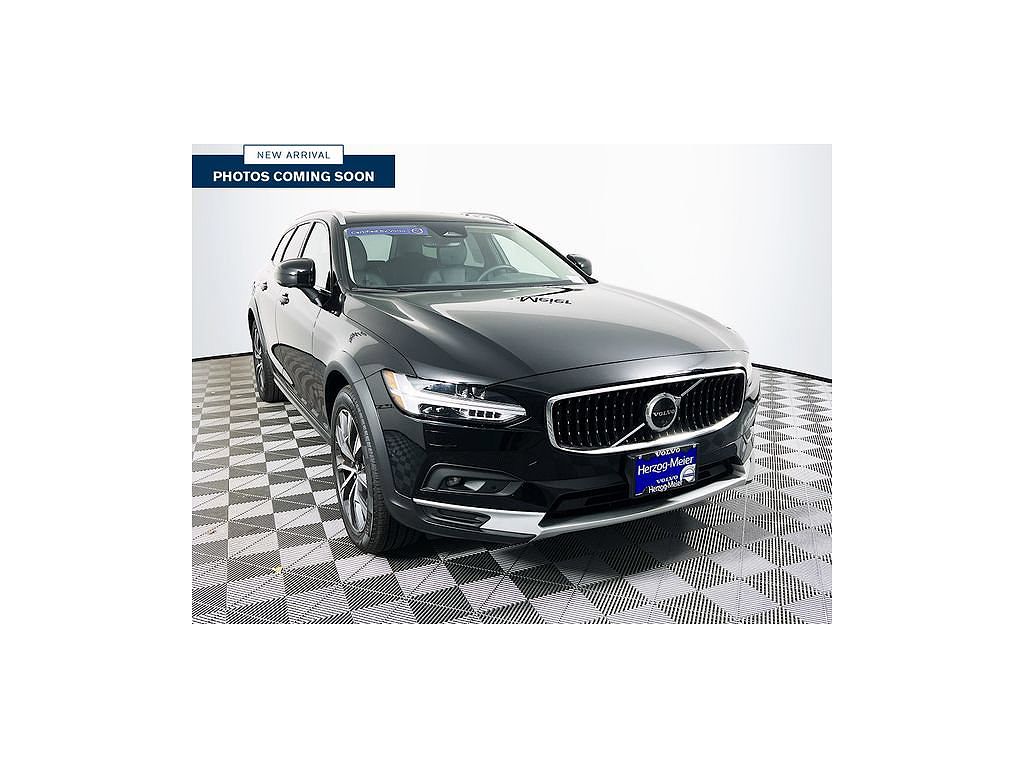 2024 Volvo V90 B6 Plus