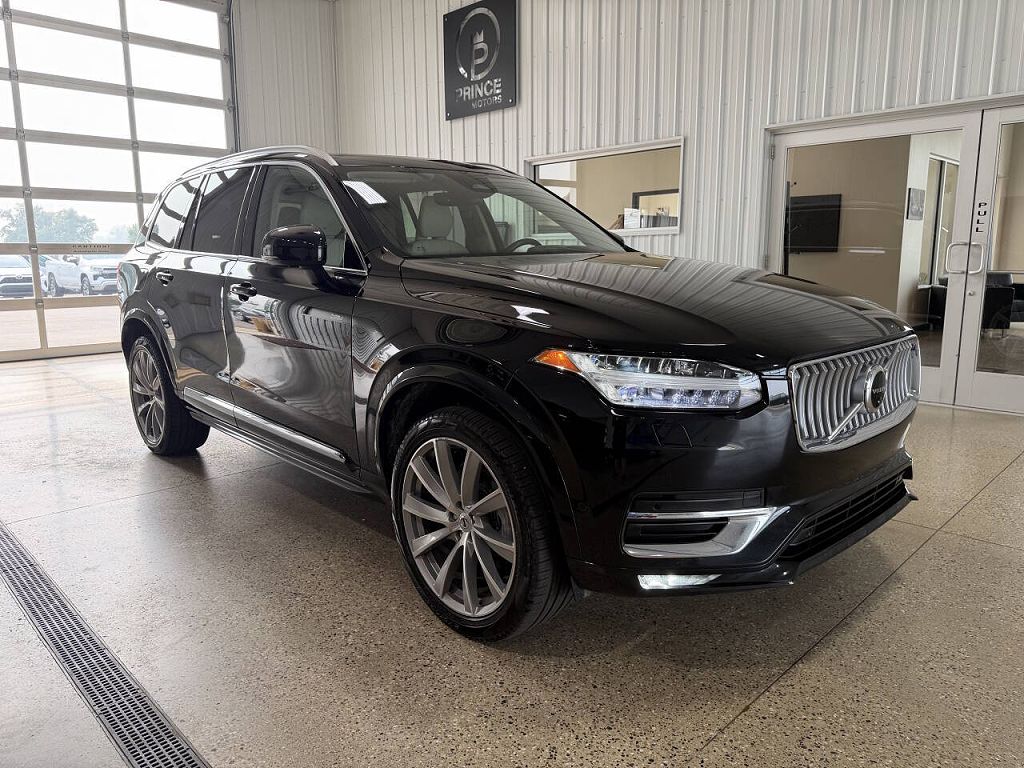 2023 Volvo XC90 B6 Ultimate Bright