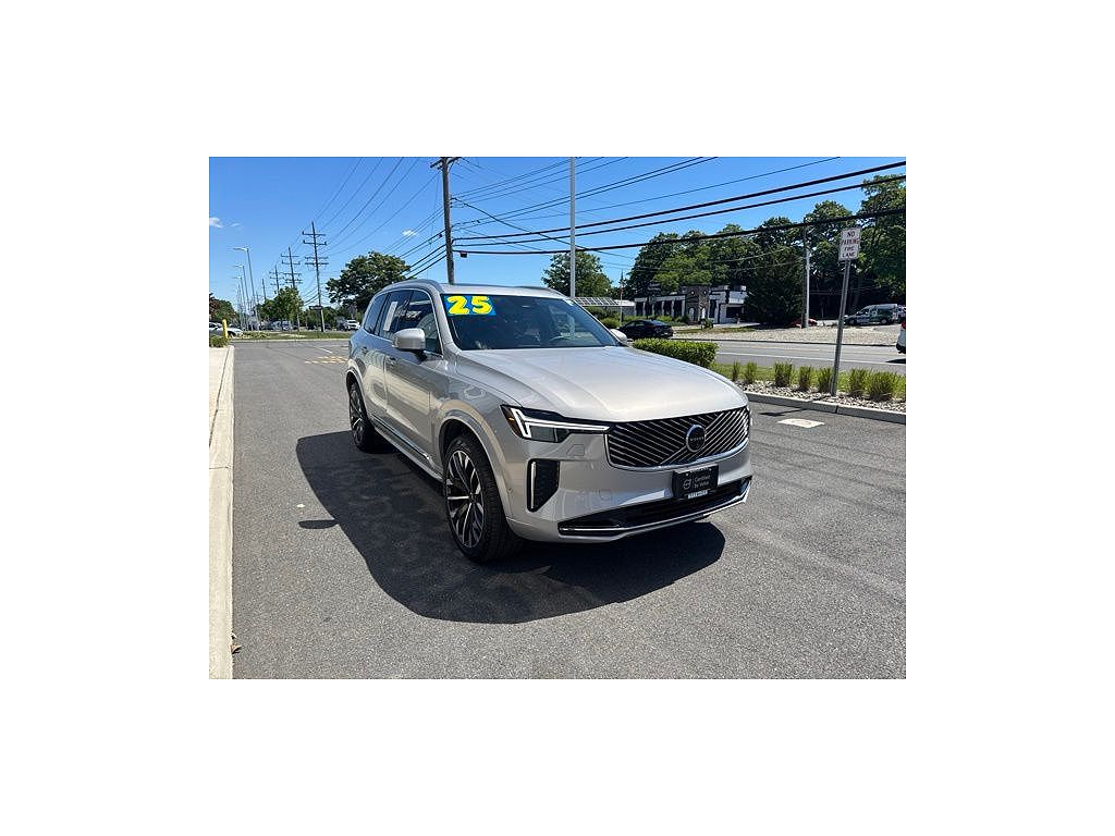 2025 Volvo XC90 B6 Plus 7-Seater