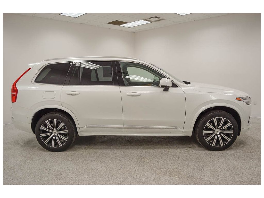 2025 Volvo XC90 B6 Plus 7-Seater