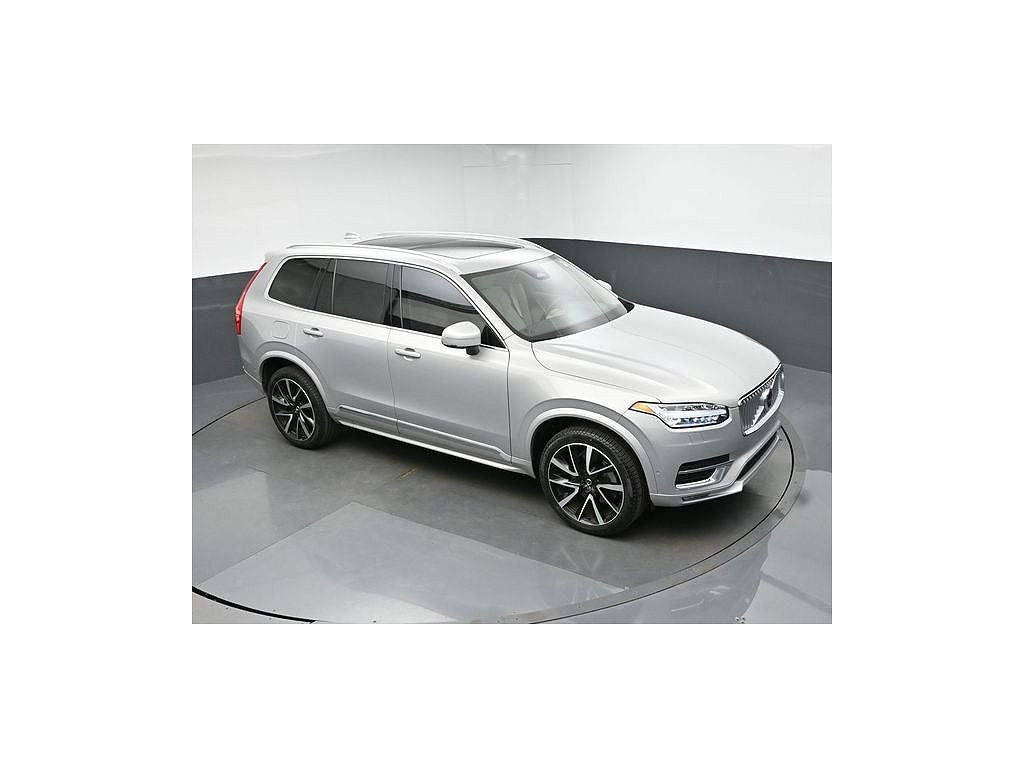 2024 Volvo XC90 B6 Plus Bright Theme