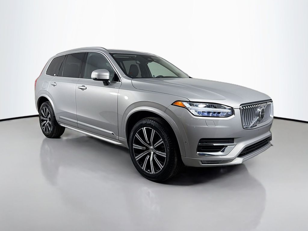 2024 Volvo XC90 B6 Plus