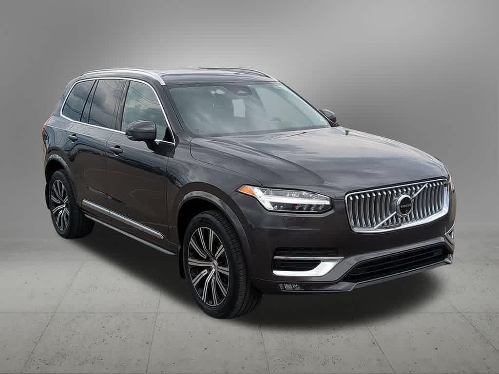 2024 Volvo XC90 B6 Plus