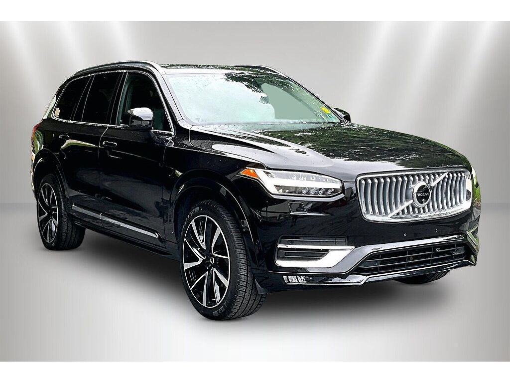 2024 Volvo XC90 B6 Plus