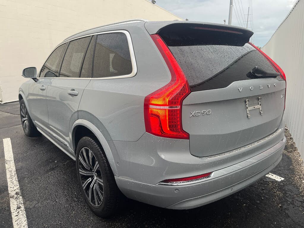 2025 Volvo XC90 B6 Plus