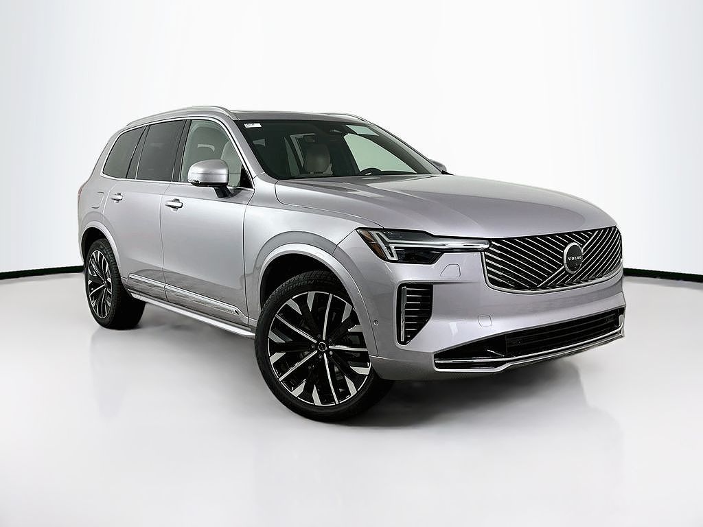 2026 Volvo XC90 B6 Plus