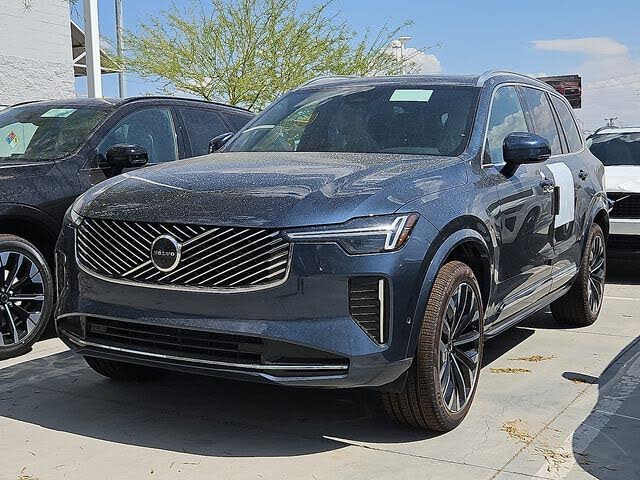 2026 Volvo XC90 B6 Plus