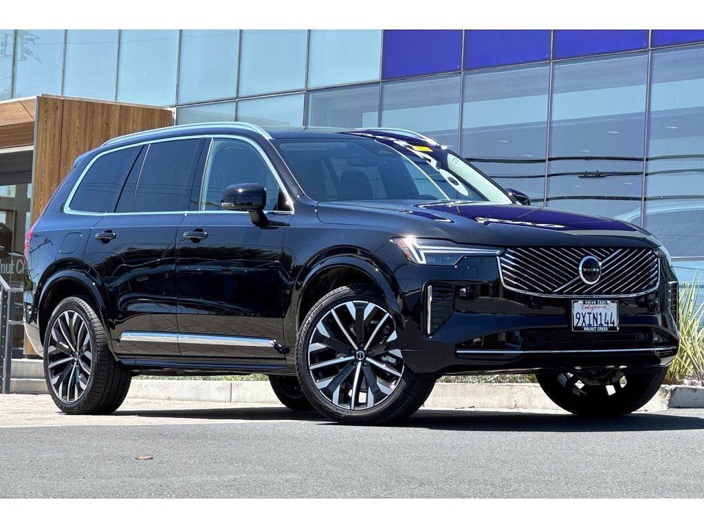 2026 Volvo XC90 B6 Plus 7-Seater