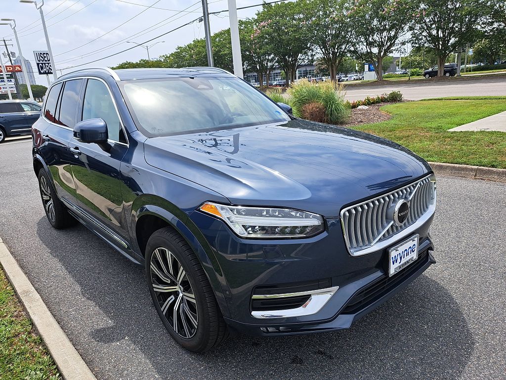 2024 Volvo XC90 B6 Plus