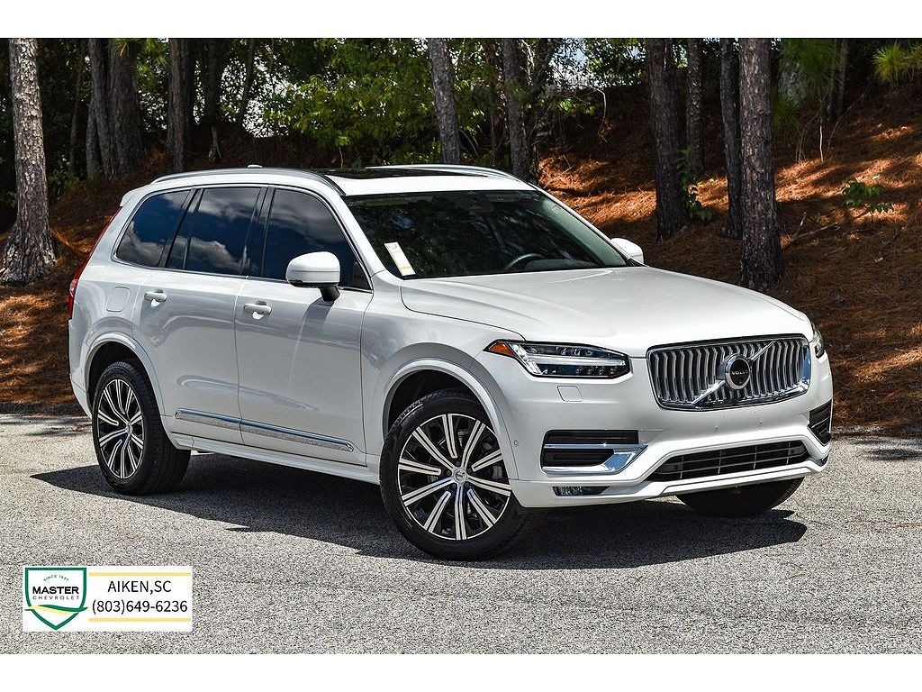 2025 Volvo XC90 B6 Plus
