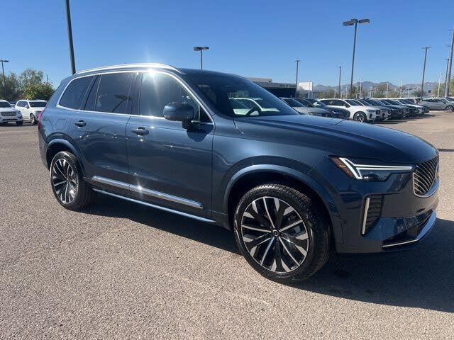 2026 Volvo XC90 B6 Plus