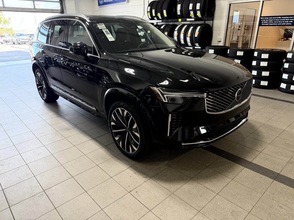 2027 Volvo XC90 B6 Plus