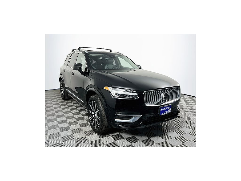 2024 Volvo XC90 Plus Bright Theme