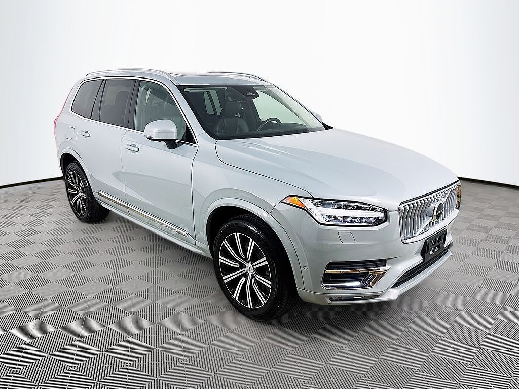 2024 Volvo XC90 B6 Plus