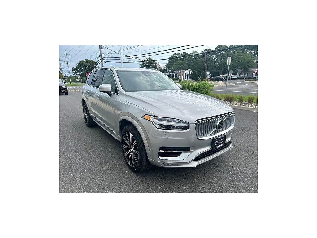 2025 Volvo XC90 B6 Plus 7-Seater