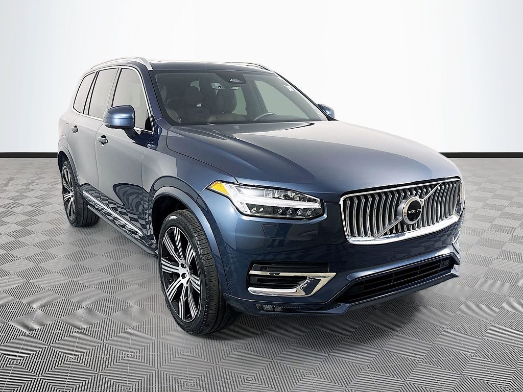 2024 Volvo XC90 B6 Plus
