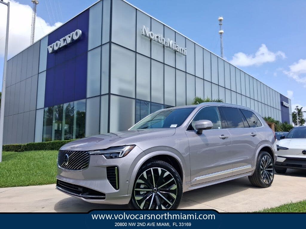 2026 Volvo XC90 B6 Plus