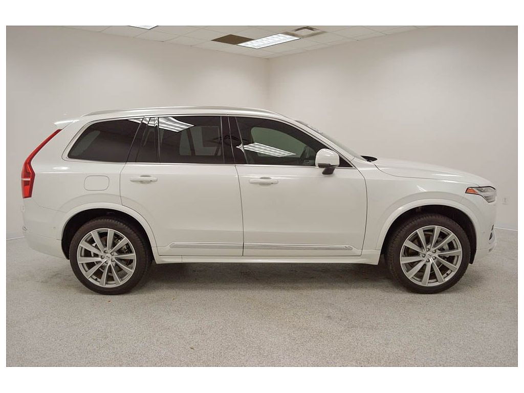 2025 Volvo XC90 B6 Ultra 7-Seater