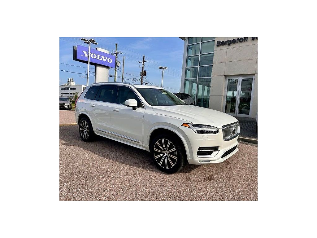 2025 Volvo XC90 B6 Core