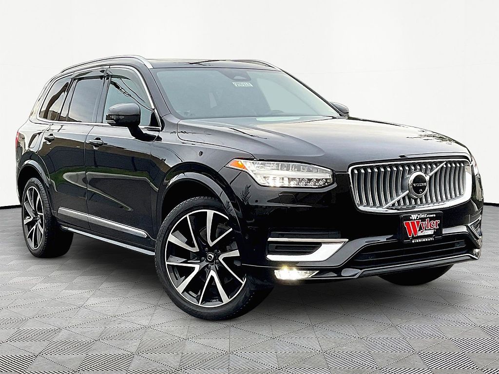 2023 Volvo XC90 B6 Plus Bright