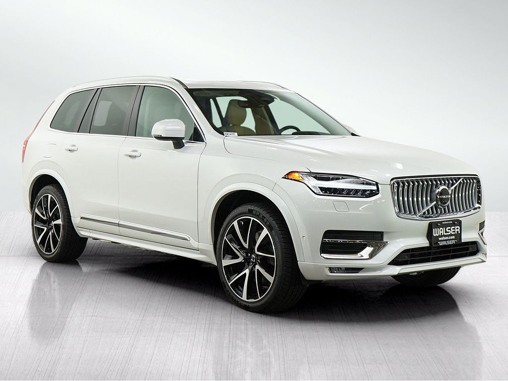 2023 Volvo XC90 B6 Plus Bright