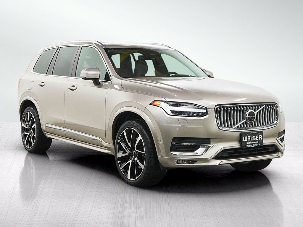 2023 Volvo XC90 B6 Plus Bright