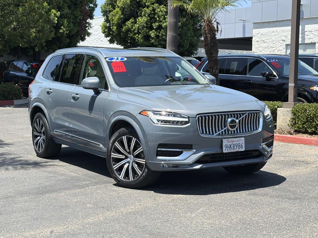 2023 Volvo XC90 B6 AWD Plus 7P